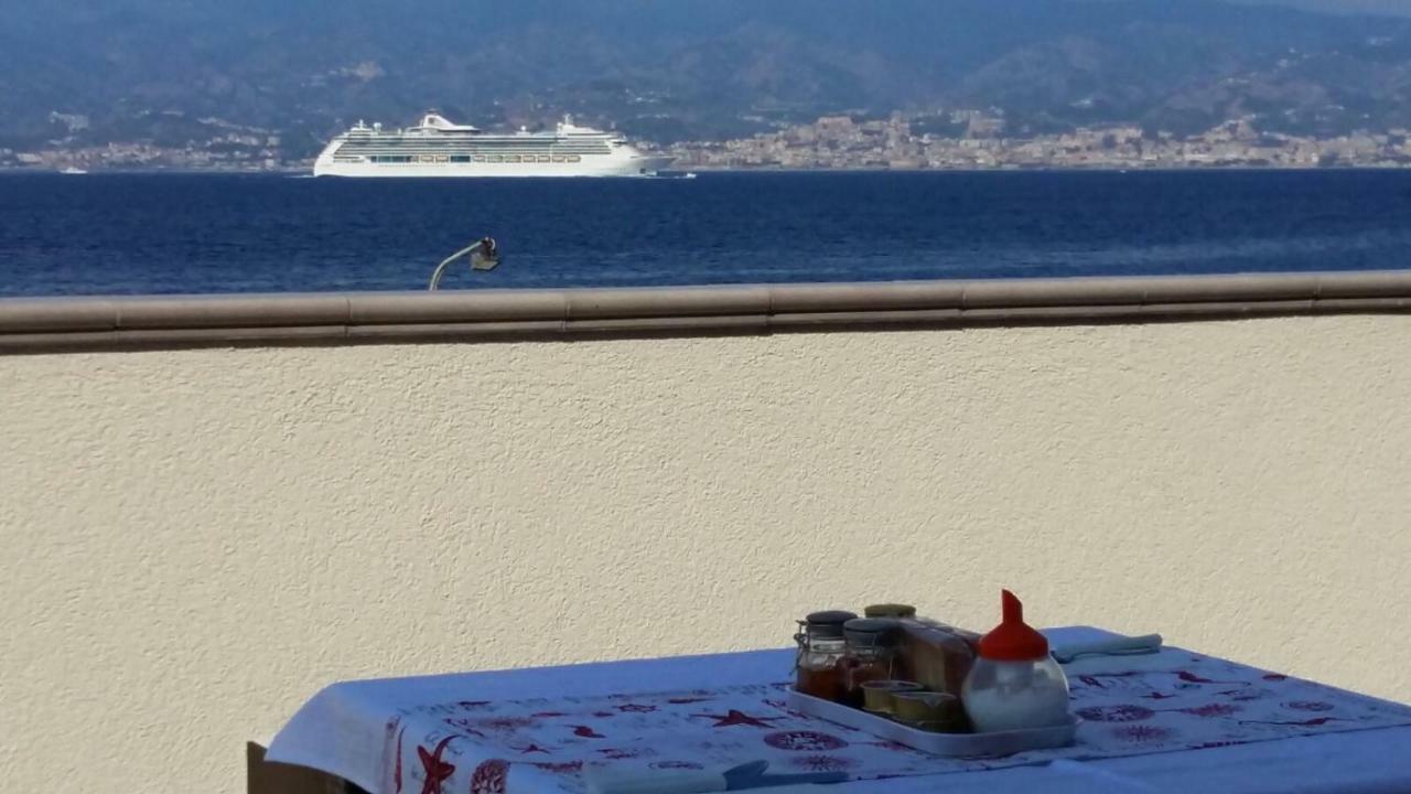B&B A Due Passi Dal Mare Catona Di Reggio Calabria エクステリア 写真