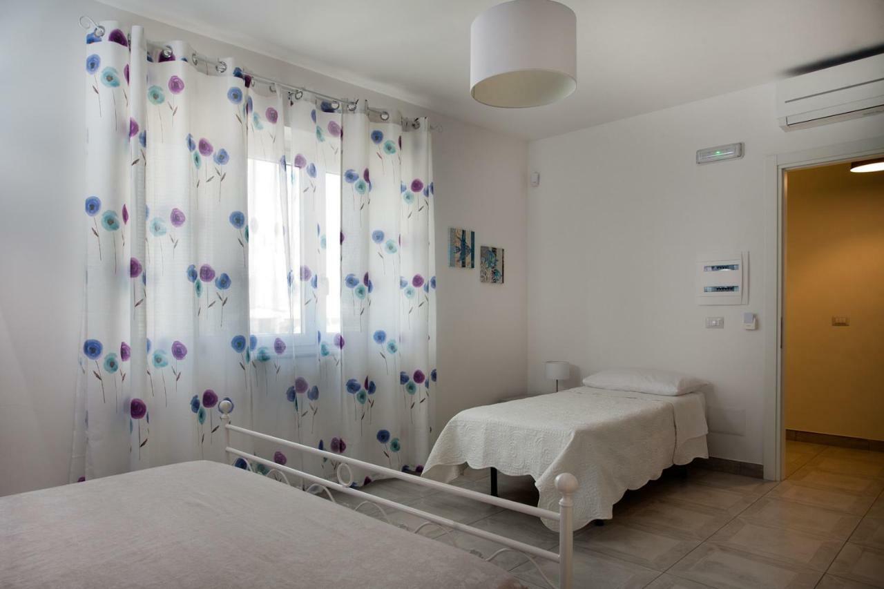 B&B A Due Passi Dal Mare Catona Di Reggio Calabria エクステリア 写真